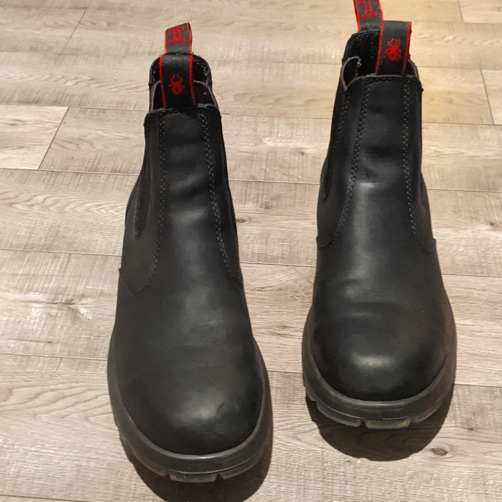 Redback Easy Escape